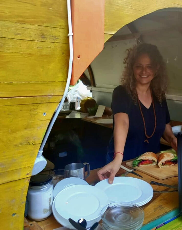 מאיולה: בית.קפה.טבע