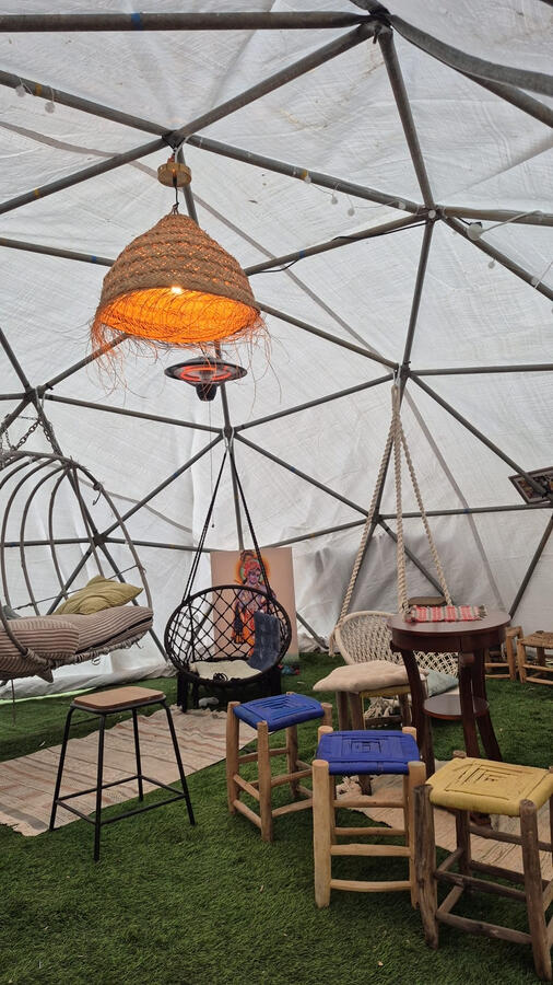 מאיולה: בית.קפה.טבע