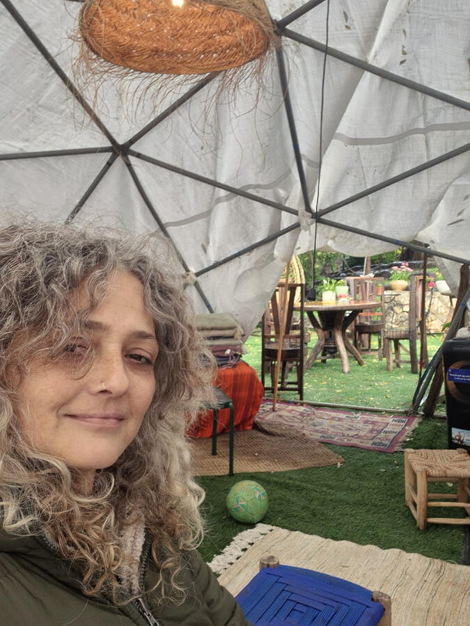 מאיולה: בית.קפה.טבע