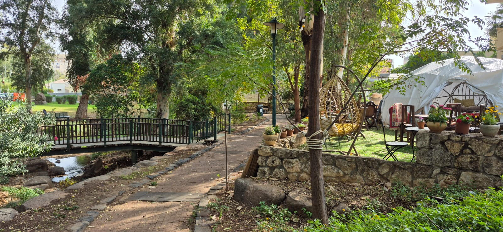 מאיולה: בית.קפה.טבע