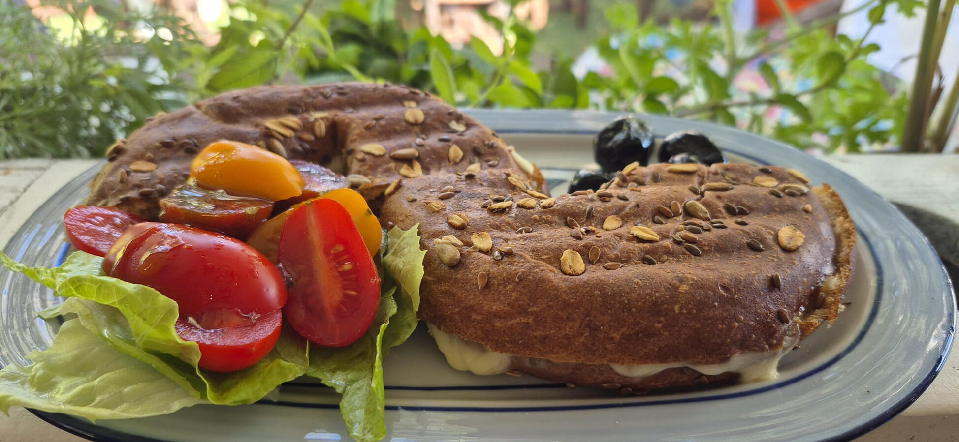מאיולה: בית.קפה.טבע