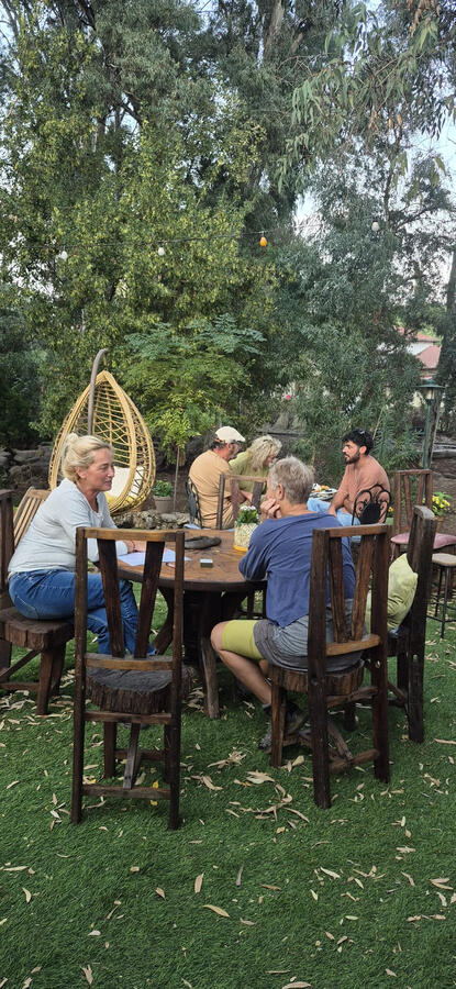 מאיולה: בית.קפה.טבע